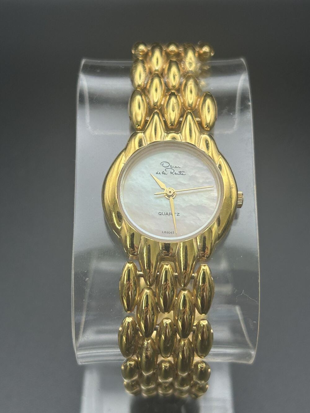 Oscar de la Renta Womens Watch Pink Mother of Pearl Dial Gold Tone New Battery